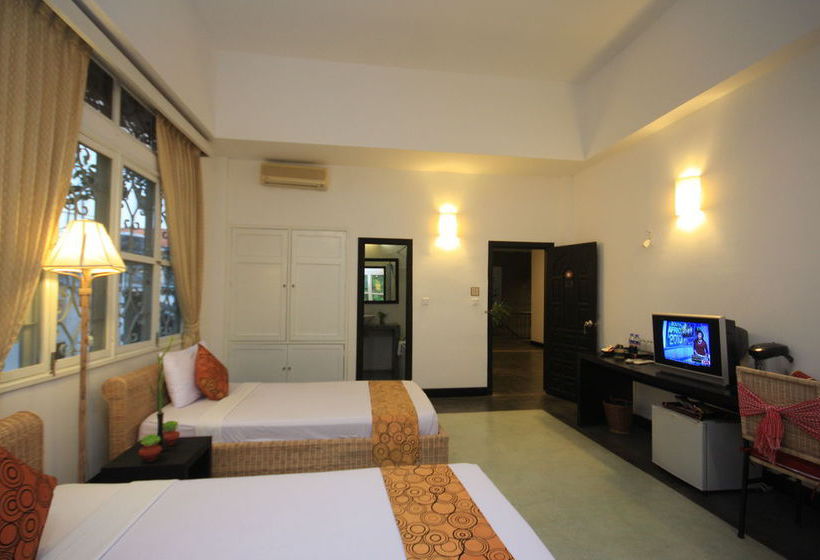 בית מלון כפרי Frangipani Villa-90s