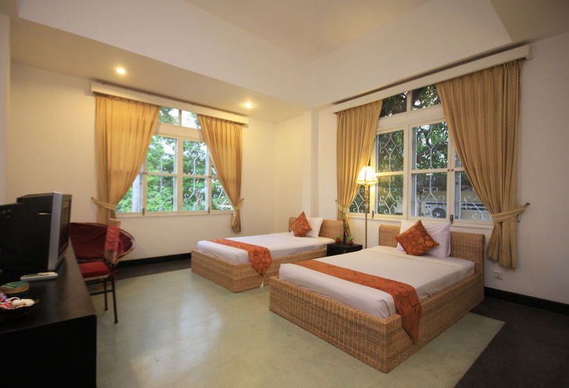 בית מלון כפרי Frangipani Villa-90s