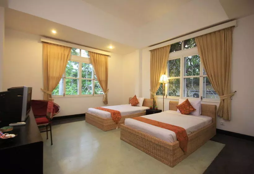 Отель Frangipani Villa-90s