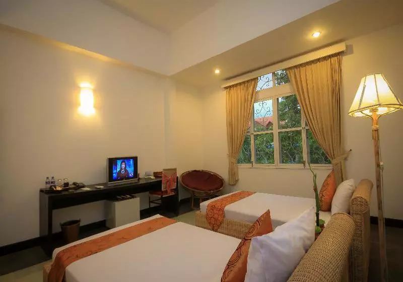 Отель Frangipani Villa-90s