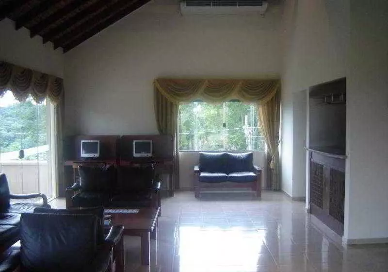هتل Los Cedros Eco Resort