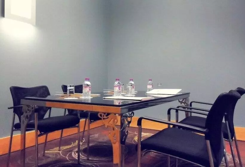 בית מלון כפרי Mercure Lisboa Almada