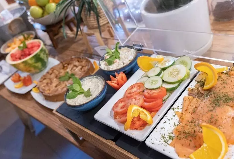 هتل Morena Resort