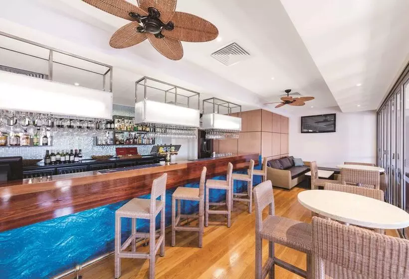 Отель Oaks Broome