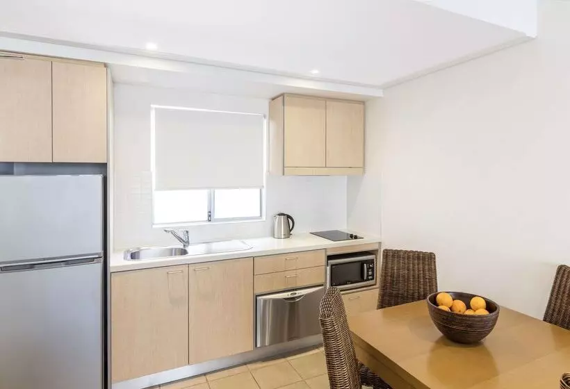 Отель Oaks Broome