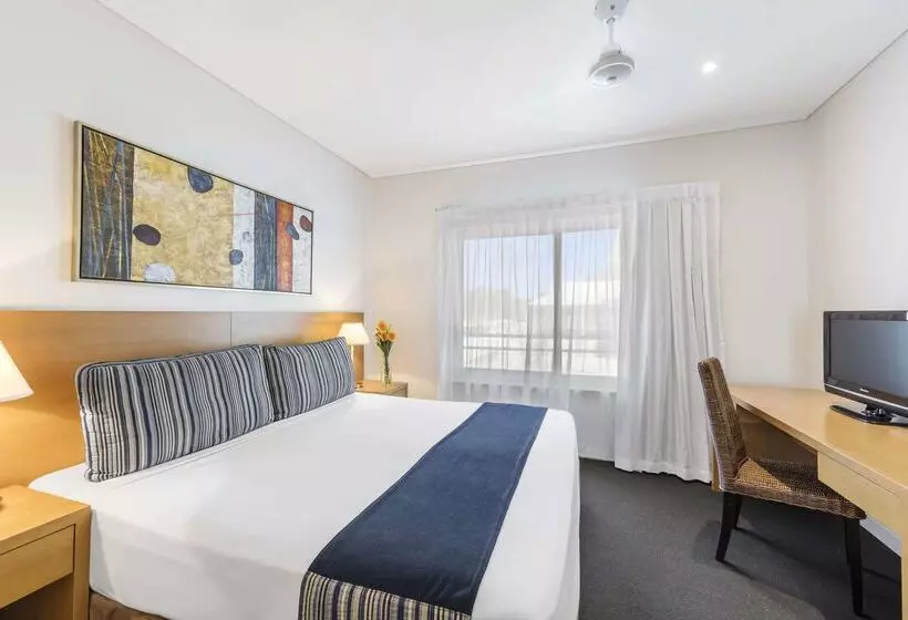 Отель Oaks Broome