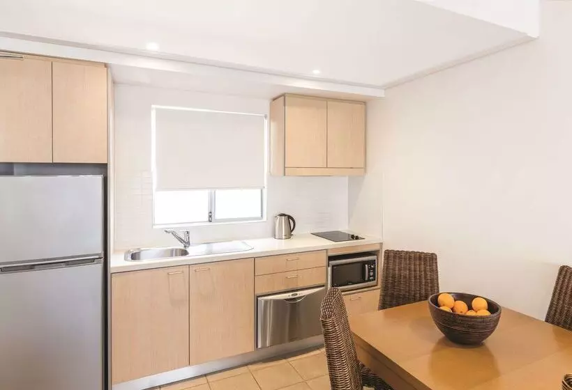 Отель Oaks Broome