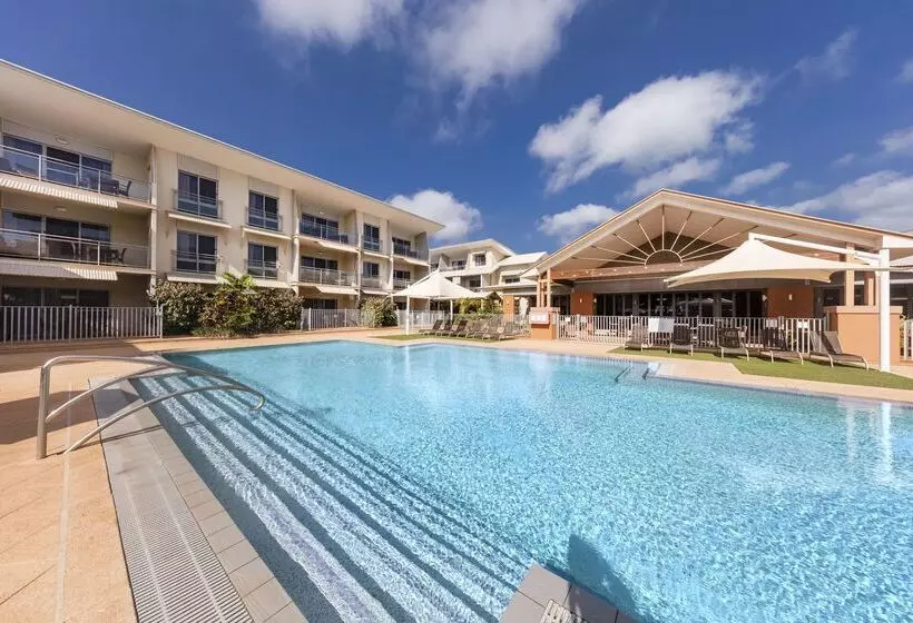 Отель Oaks Broome