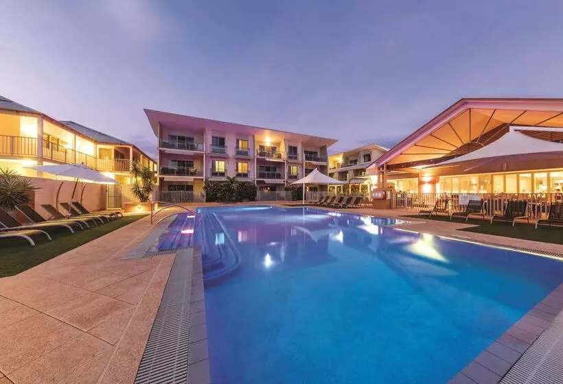 Отель Oaks Broome