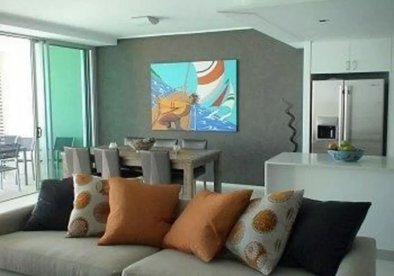 ホテル Peninsula Airlie Beach