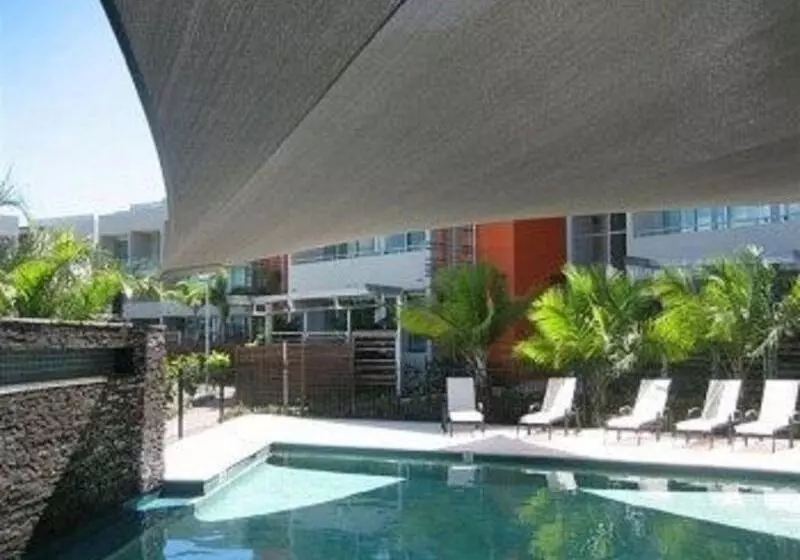 ホテル Peninsula Airlie Beach