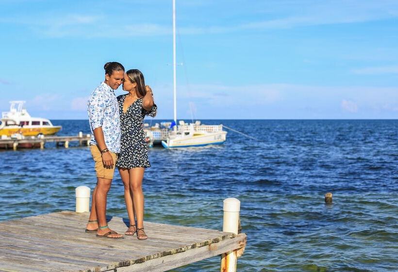 هتل Sunbreeze Suites