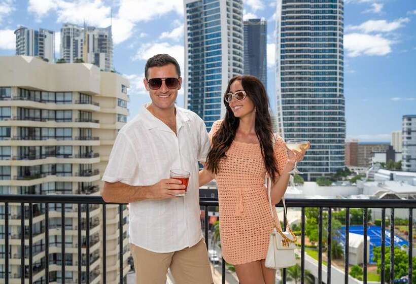 Отель The Island Gold Coast