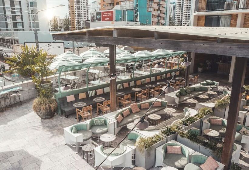 Отель The Island Gold Coast