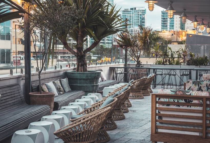 Отель The Island Gold Coast