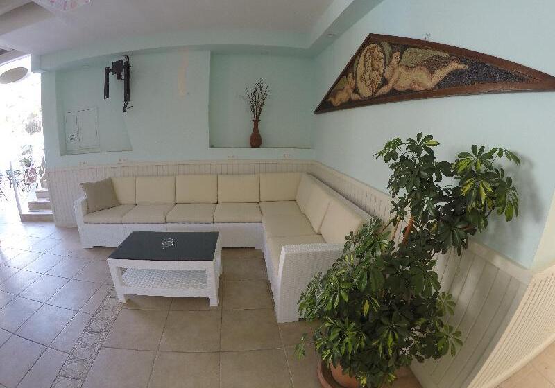 فندق Tonoz Beach