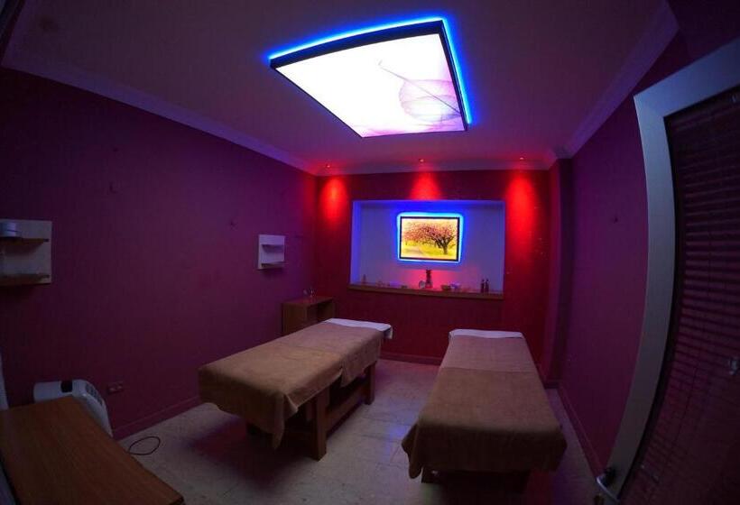 فندق Tonoz Beach