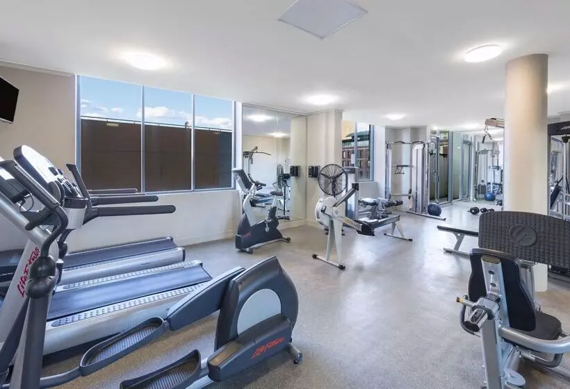 Oaks Sydney Castlereagh Suites