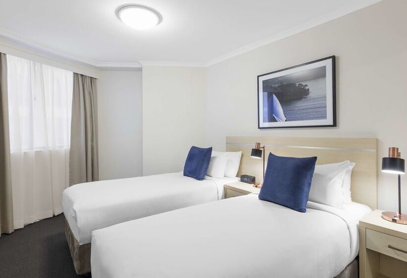 Oaks Sydney Castlereagh Suites