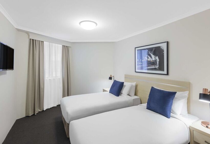 Oaks Sydney Castlereagh Suites