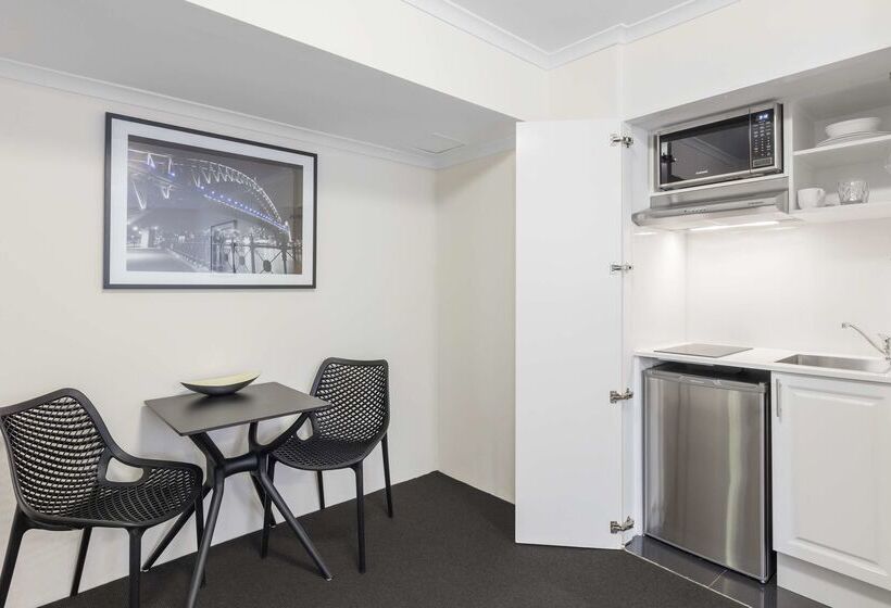 Oaks Sydney Castlereagh Suites