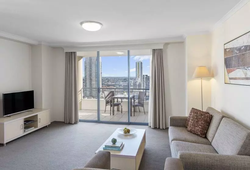 Oaks Sydney Castlereagh Suites