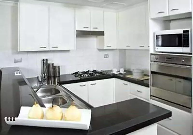 Oaks Sydney Castlereagh Suites