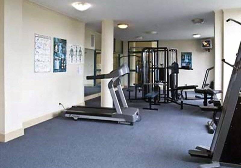 Oaks Sydney Castlereagh Suites