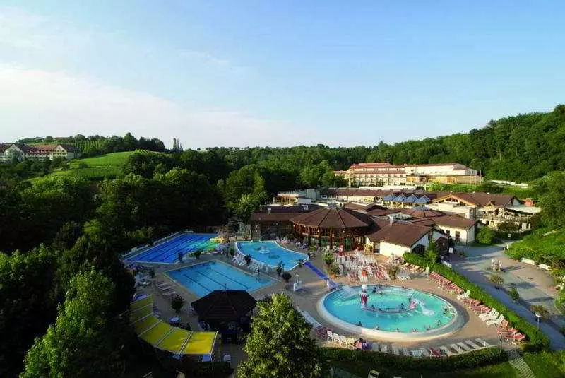 Отель Heilthermen Resort Bad Waltersdorf