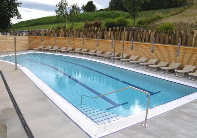 호텔 Heilthermen Resort Bad Waltersdorf