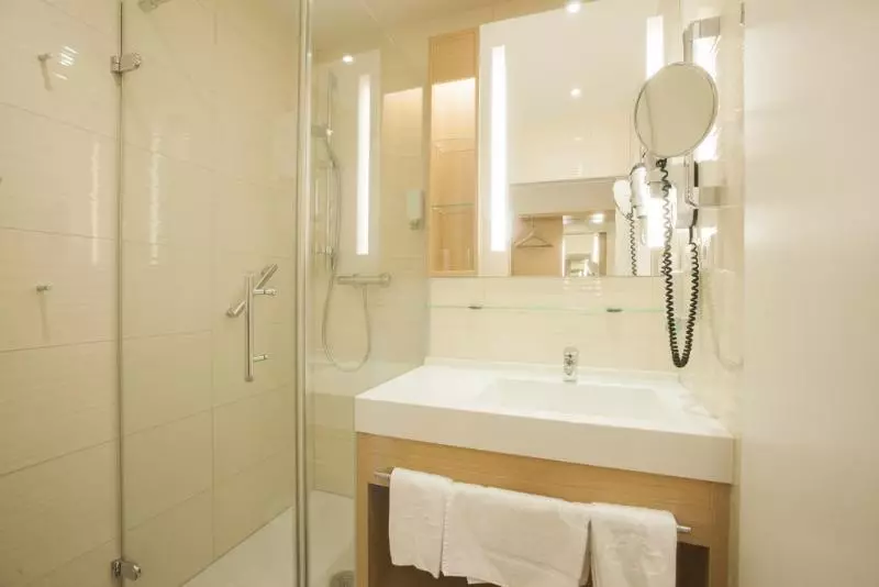 Отель Heilthermen Resort Bad Waltersdorf