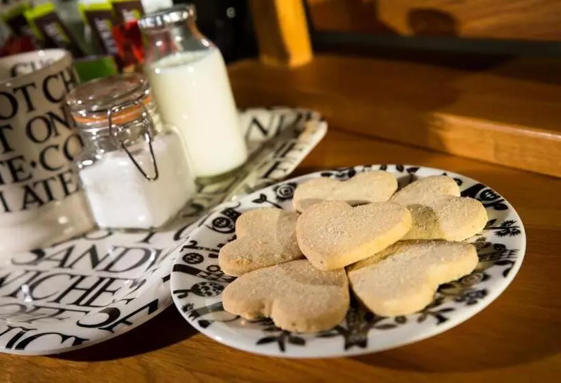 Chestnut Grove Bed And Breakfast