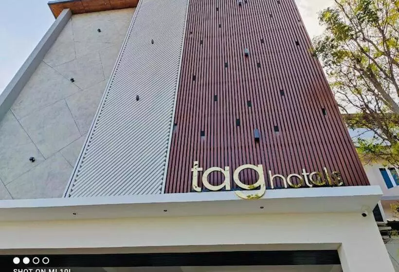 Tag Hotels