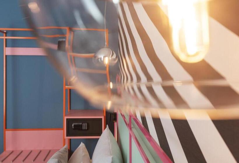 The Niu Belt Apartments