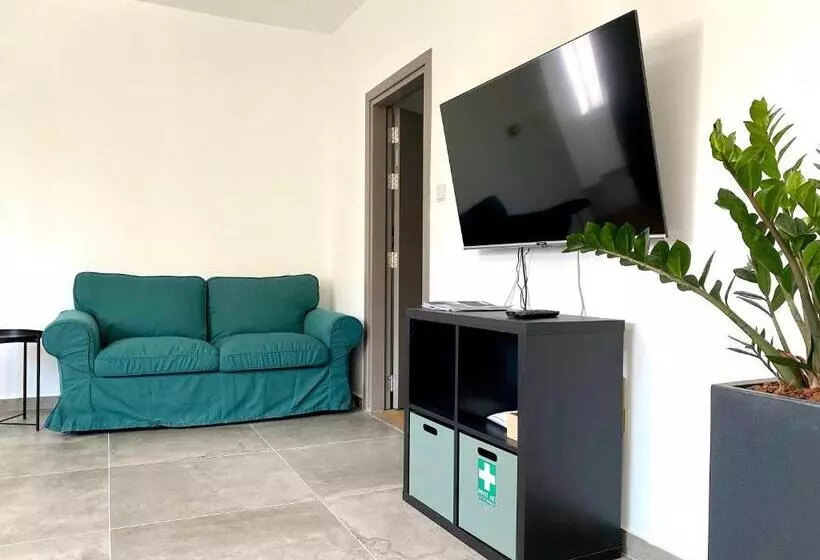 هاستل Urban Habitat Capsule Beds