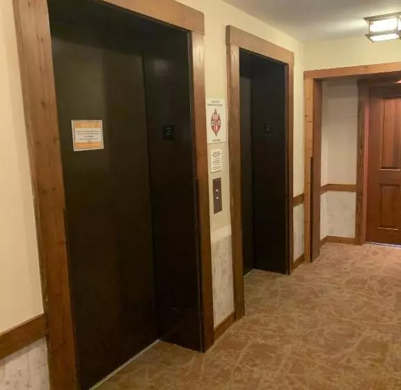 Highland House 207 Slopeside, Village Area, Ski In Out