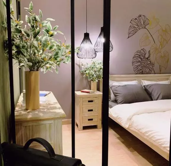 هتل 09 Homestay