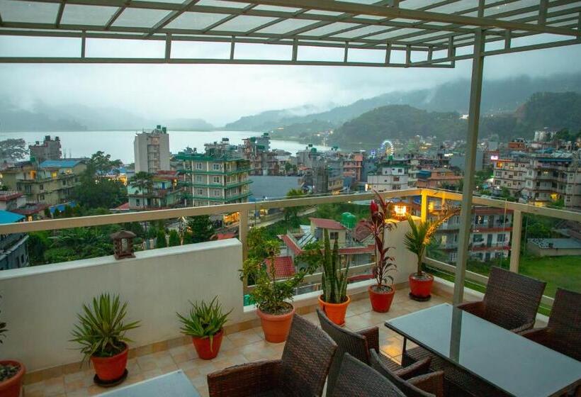 هتل Chautari Boutique