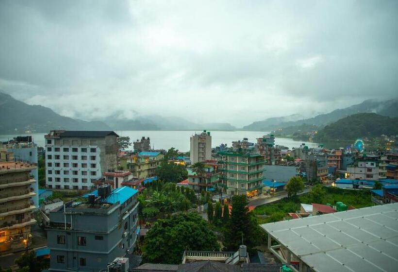 هتل Chautari Boutique