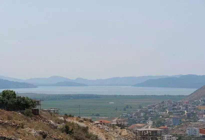 هتل Hilltop Heaven