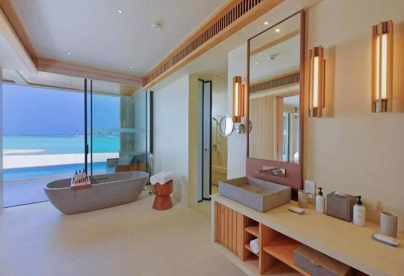 استراحتگاه Kuda Villingili Maldives