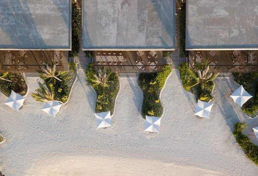 استراحتگاه Kuda Villingili Maldives