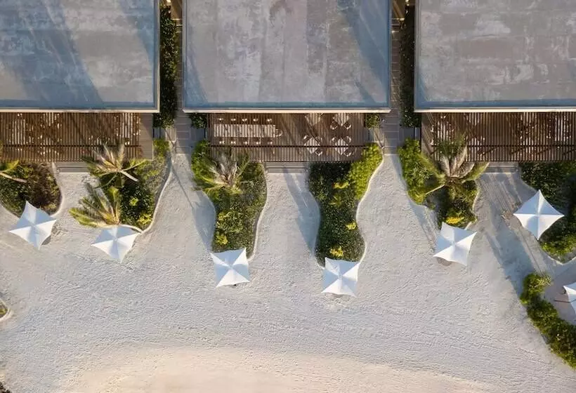 استراحتگاه Kuda Villingili Maldives