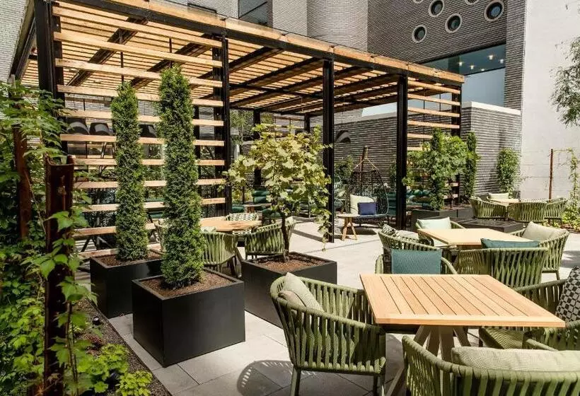 Motel One Stuttgart Hauptbahnhof