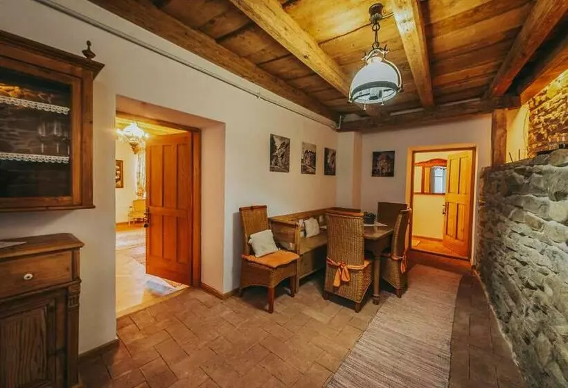 Pensiunea Zidul Cetății