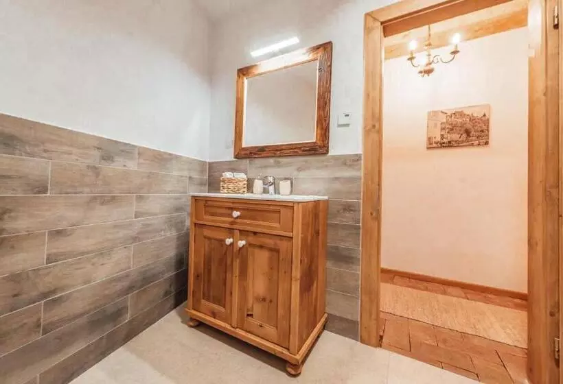 Pensiunea Zidul Cetății