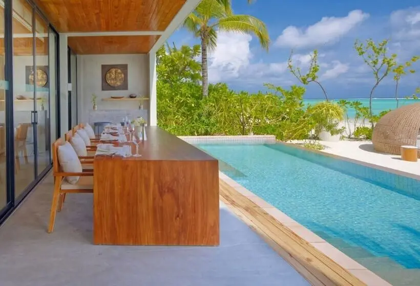 استراحتگاه Kuda Villingili Maldives