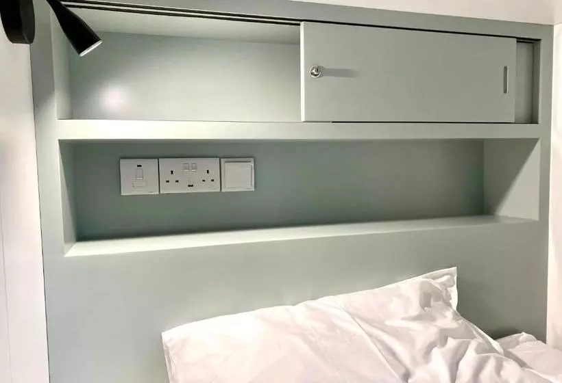 هاستل Urban Habitat Capsule Beds