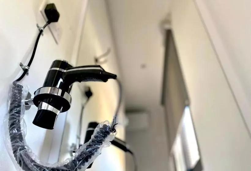 هاستل Urban Habitat Capsule Beds