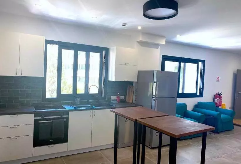 هاستل Urban Habitat Capsule Beds